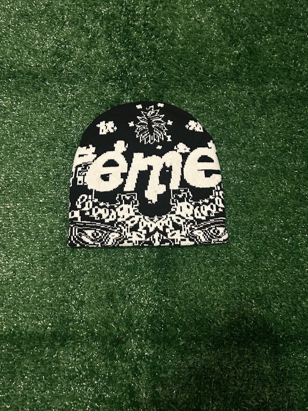 Supreme Black & White Logo Jacquard Beanie